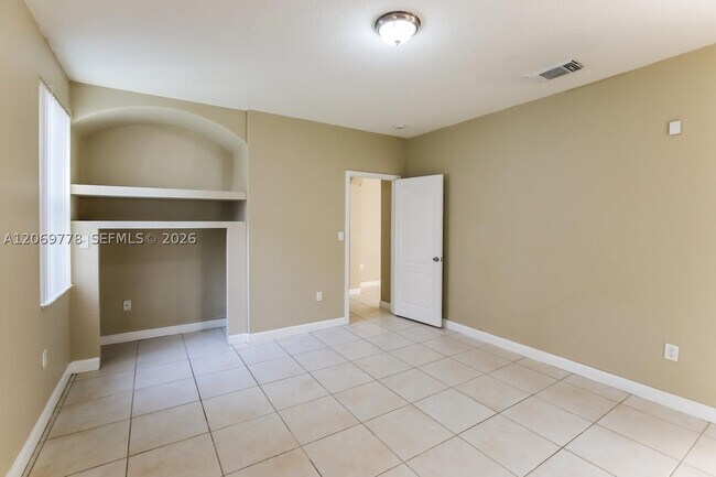 Building Photo - 6664 SW 163rd Pl