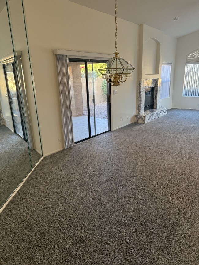 Building Photo - 12152 N Finch Dr