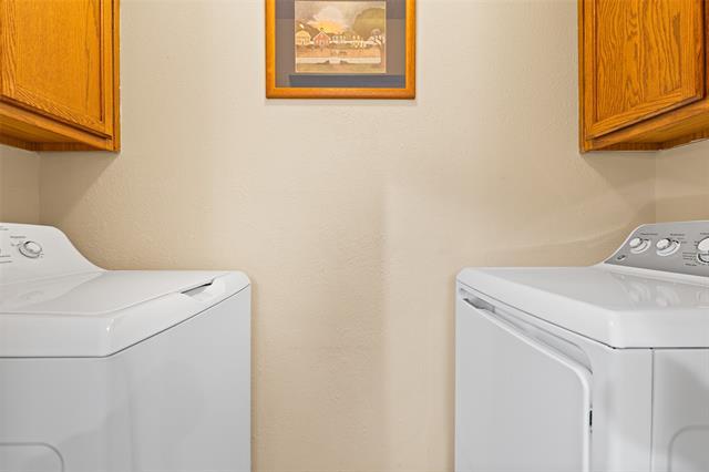 Building Photo - 8521 Holly St