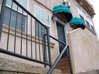 Building Photo - 2605 W Pikes Peak Ave