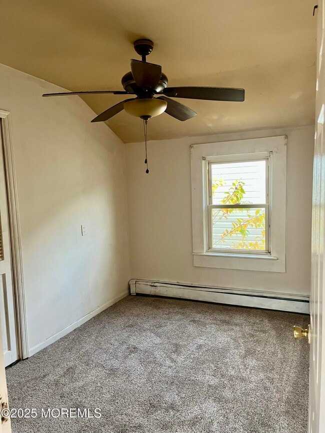 Building Photo - 52 Shoreland Terrace