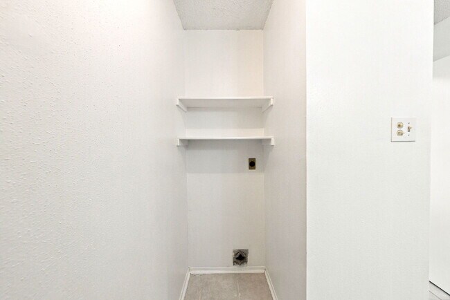 Building Photo - Ask about current rent incentives and specials being offered and book your self guided tour today.