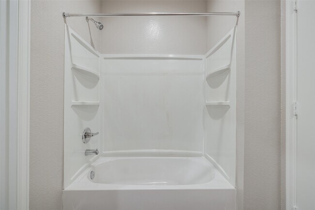 Building Photo - 137 Pk Pl Cir