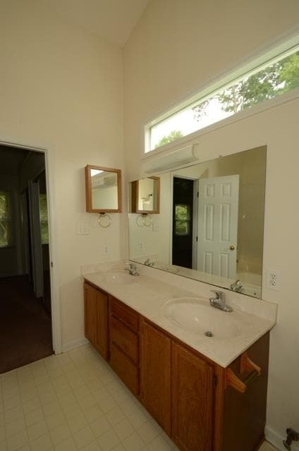 Building Photo - 203 S Carlisle Ct