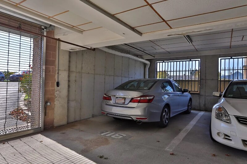 Building Photo - 50 S Common St