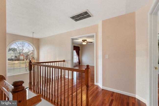 Building Photo - 6910 Governors Grant Ln