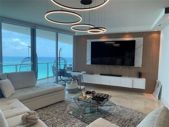 Building Photo - 3101 S Ocean Dr