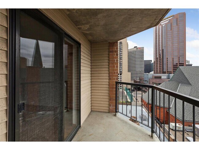 Building Photo - 78 10th St E