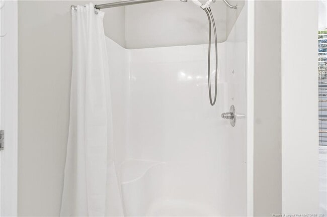 Building Photo - 132 Cedar Ln