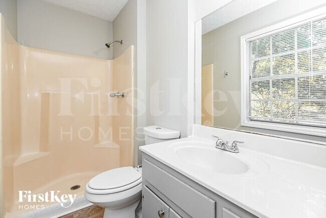 Building Photo - 3746 Lavilla Dr