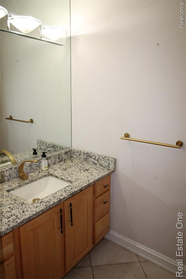 Building Photo - 3417 Hidden Oaks Ln