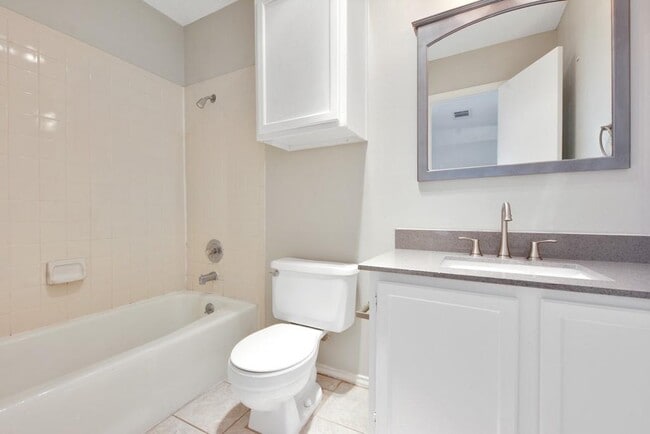 Building Photo - 9101 Japonica Ct