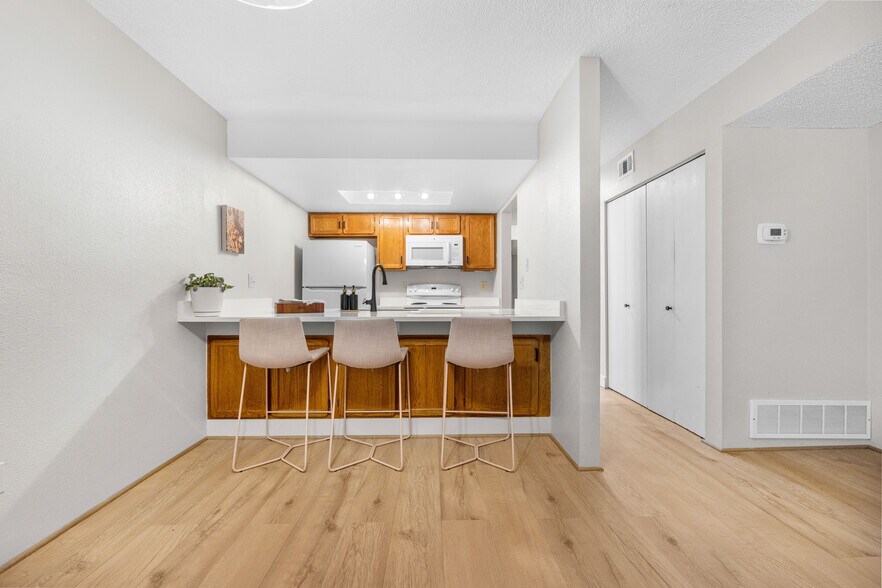 Counter seating with extra storage underneath! - 540 S Forest St