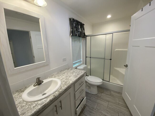 Building Photo - 2610 Dogwood Pl