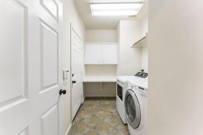 Building Photo - 11 S Bendrook Loop