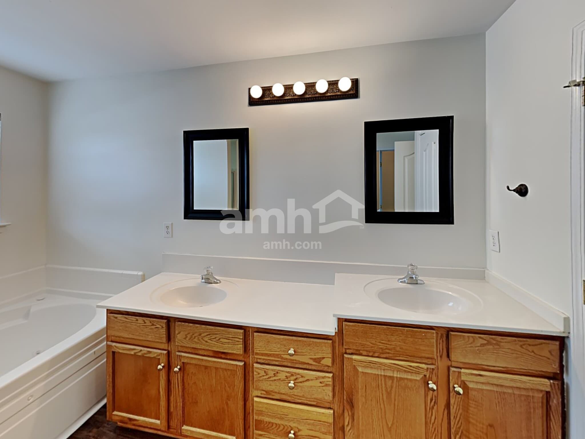 Building Photo - 2005 Brook Valley Run