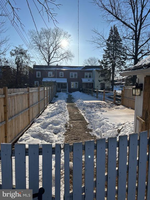 Building Photo - 520 Ridge St