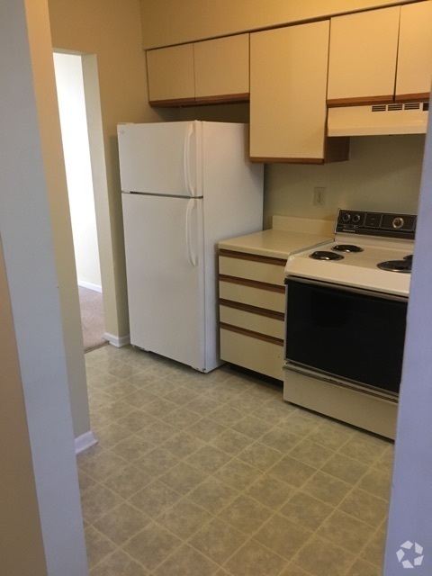 Building Photo - 2bedroom 1.5bath Townhouse Carolina Road $...