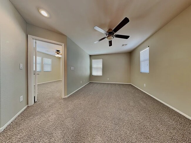 Building Photo - 10753 Bayview House Ave