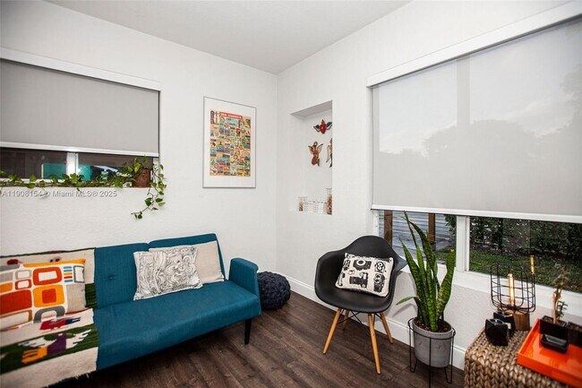 Building Photo - 1050 NW 46th St