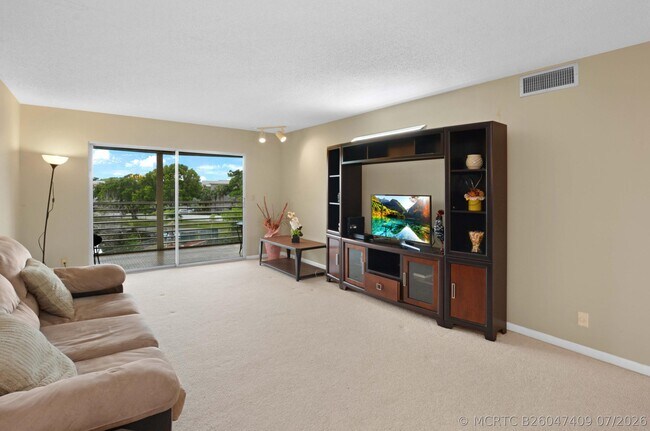 Building Photo - 2101 Lucaya Bend