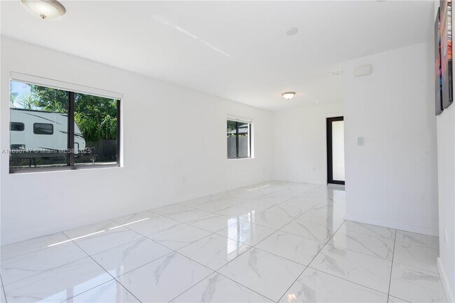 Building Photo - 2492 NW 44th St