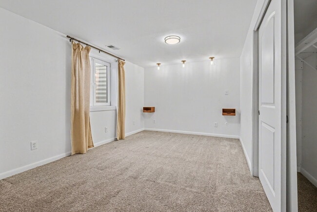 Building Photo - 8624 W Florida Ave