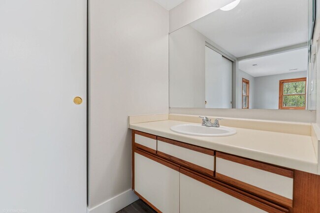 Building Photo - 1808 Fayette Walk