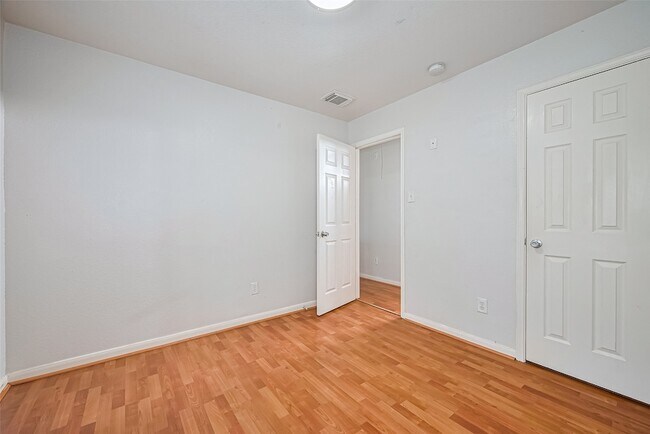 Building Photo - 12927 Pale Ivy Ln