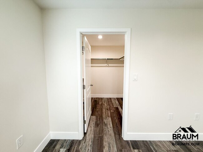 Building Photo - 1622-1624 S. CARMELINA