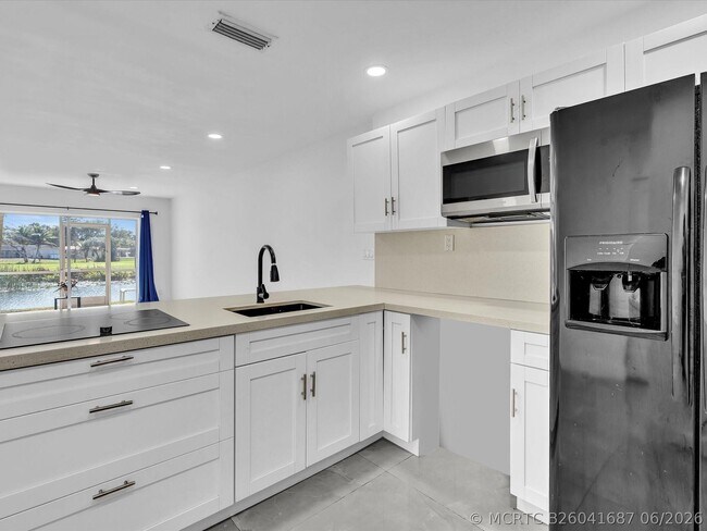Building Photo - 2451 SW 82nd Ave