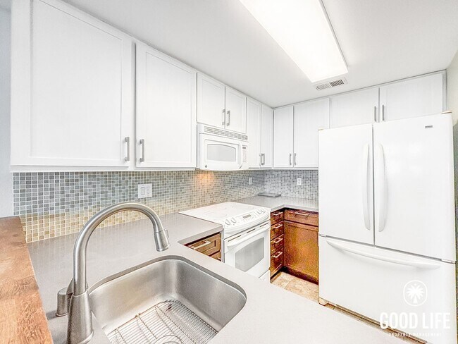 Building Photo - Beautiful Studio in North Park with Walk-In Closet, Private Balcony & In-Unit Laundry