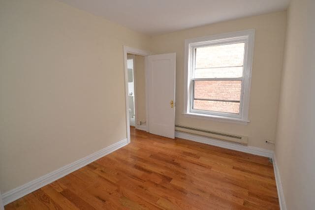 Building Photo - 533 W Roscoe St