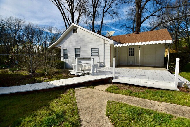 Building Photo - 1623 Texas St