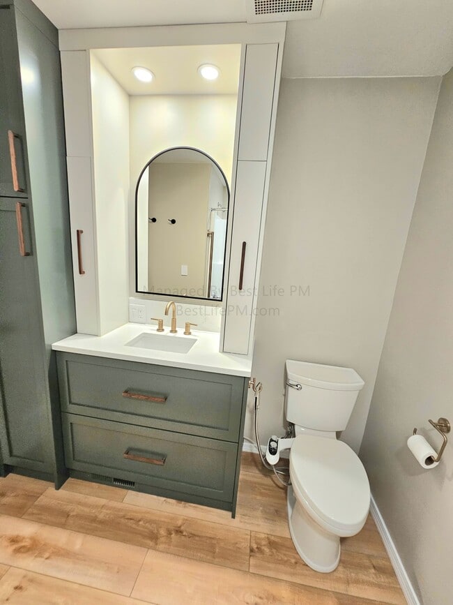 Building Photo - 13990 SW Scholls Ferry Rd