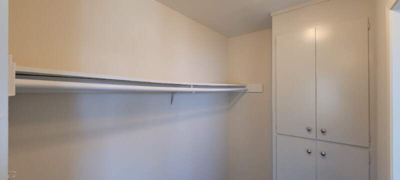 Building Photo - 1830 10th Ave