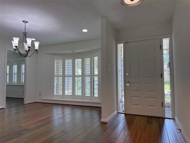 Building Photo - 5007 Shady Nook Ct