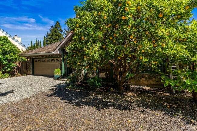 Building Photo - 6578 Oak Leaf Ct