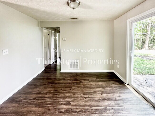 Building Photo - 4516 Key Woodley Dr S