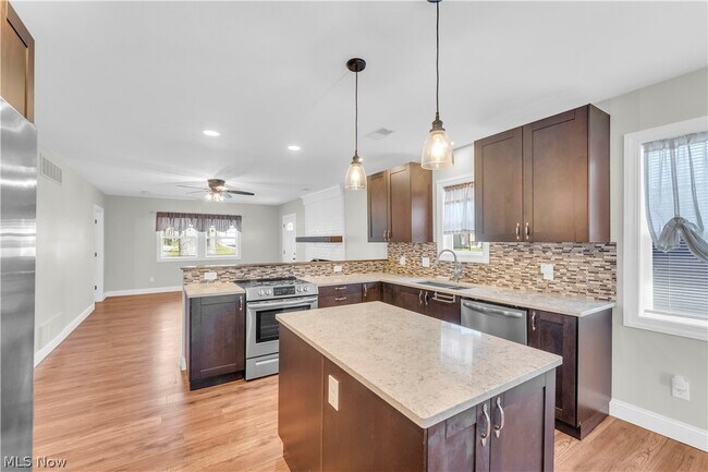 Building Photo - 1151 Bryce Ave