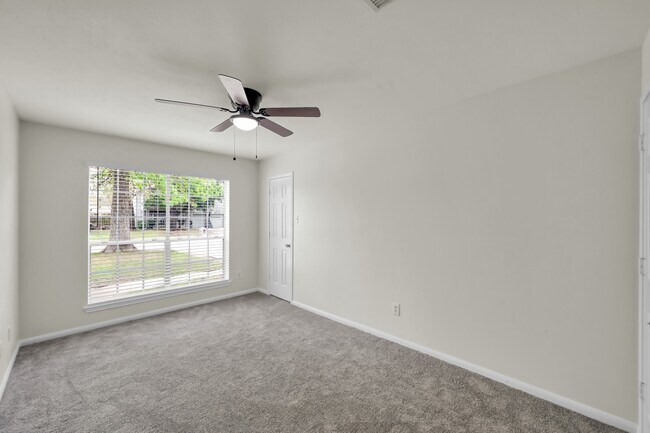 Building Photo - 28715 Fox Lynn Dr