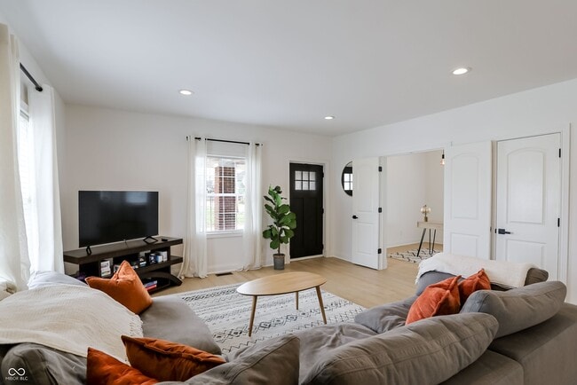 Building Photo - 1306 S East St