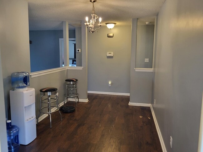 Building Photo - 124 Villa Park Dr