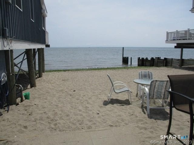 Building Photo - 49 Shoreline Dr