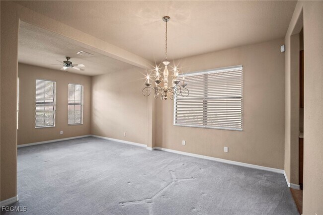 Building Photo - 12168 Country Day Cir