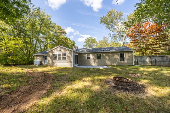 Building Photo - 237 Elmwood Cir