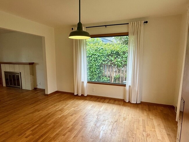 Building Photo - 2021 Taft Ave