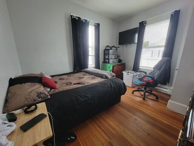 Building Photo - 139 Franklin St