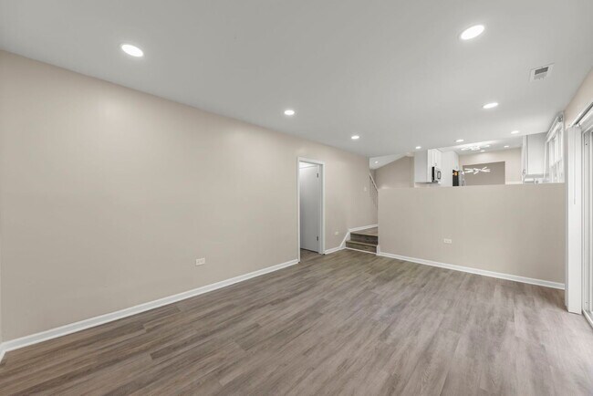 Building Photo - 1057 Bothwell Cir