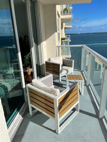 Building Photo - 1155 Brickell Bay Dr